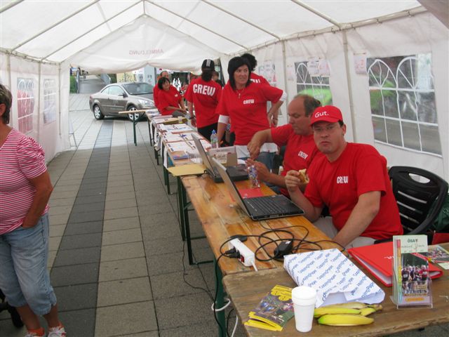 ../Images/BenefizlaufMerseburg2010 (107).jpg